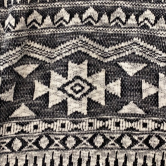 ‼️ American Eagle Aztec Print Zip-Up Sweater ‼️ - Picture 5 of 6